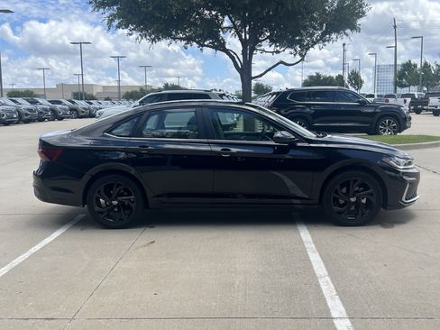 Certified 2026 Volkswagen Jetta SE w/ Black Wheel Package FWD image 10