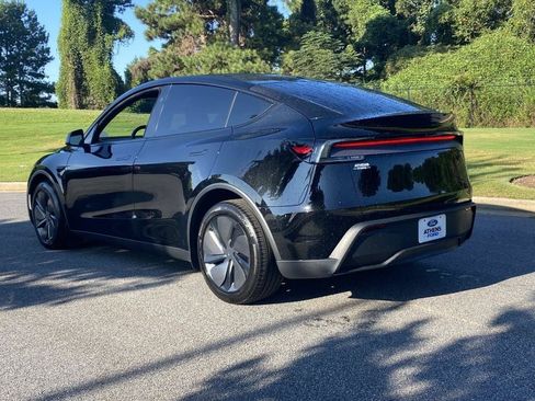 Used 2026 Tesla Model Y Long Range AWD/4WD image 8