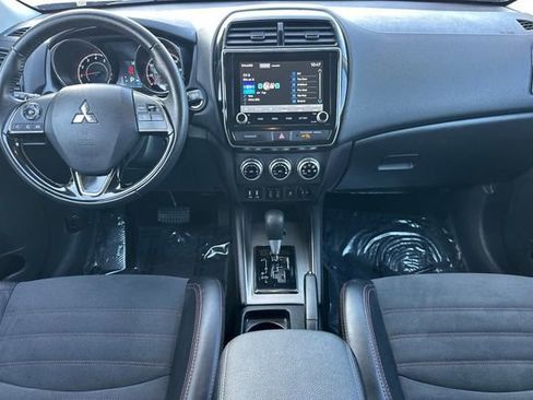 Used 2024 Mitsubishi Outlander Sport SE image 15