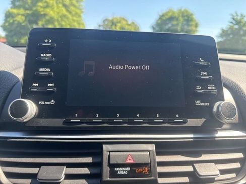 Used 2019 Honda Accord LX image 30