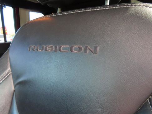 Used 2013 Jeep Wrangler Unlimited Rubicon w/ Dual Top Group AWD/4WD image 28