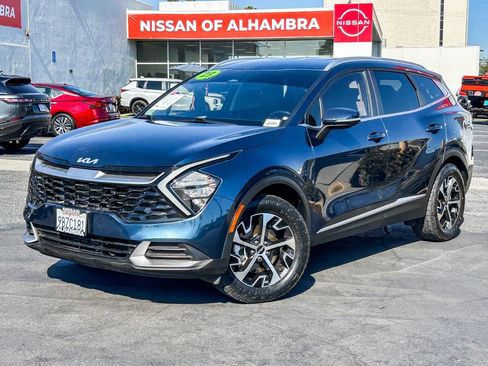 Used 2023 Kia Sportage EX AWD/4WD image 2