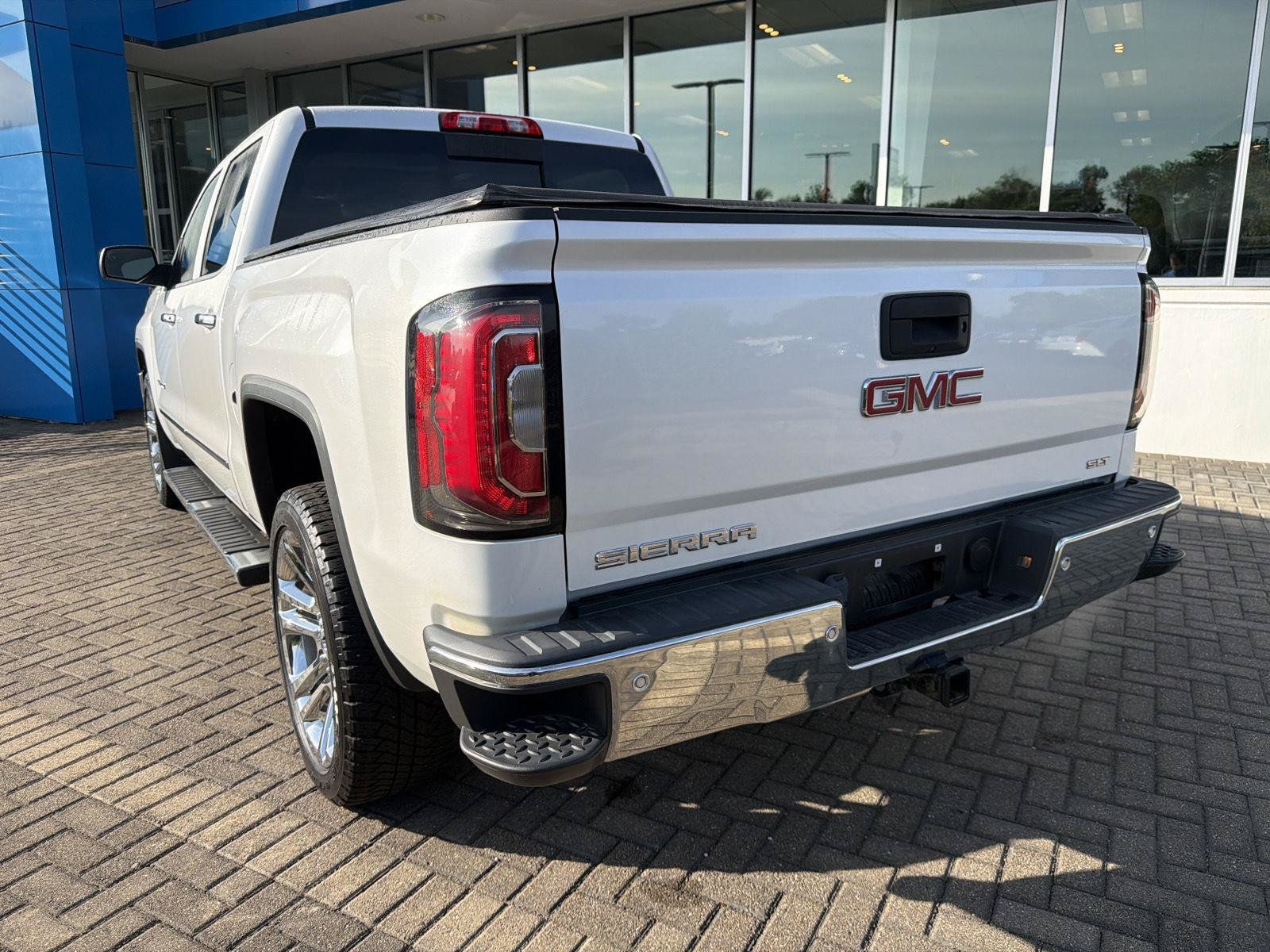 Used 2018 GMC Sierra 1500 SLT AWD/4WD image 3