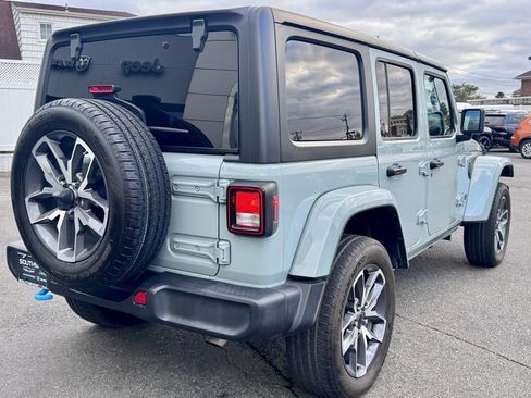 Used 2024 Jeep Wrangler Unlimited image 7