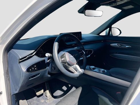 Used 2025 Genesis GV70 3.5T Sport image 9