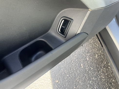 Used 2024 Cadillac Lyriq Sport image 10