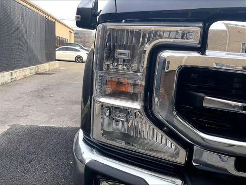 Used 2022 Ford F350 Lariat w/ Chrome Package image 34