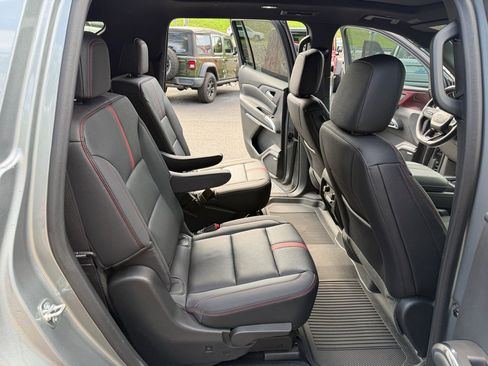 Used 2024 Chevrolet Traverse RS w/ LPO, Floor Liner Package AWD/4WD image 16