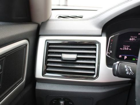 Used 2023 Volkswagen Atlas SE AWD/4WD image 8