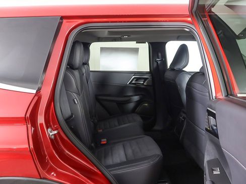 New 2026 Mitsubishi Outlander SE image 35