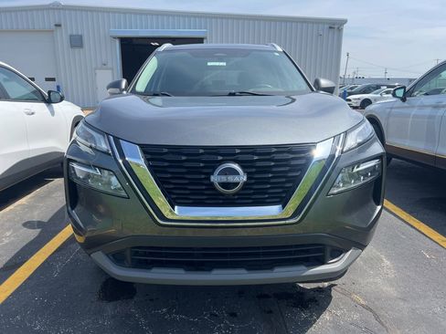 Used 2023 Nissan Rogue SV w/ SV Premium B Package image 3