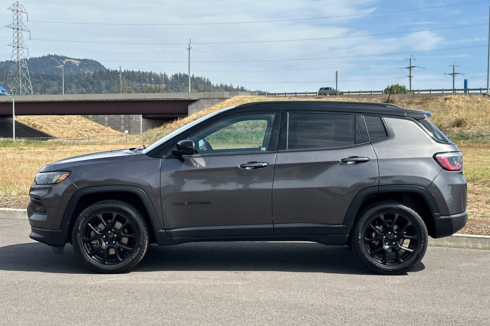 Used 2023 Jeep Compass Latitude w/ Convenience Group AWD/4WD image 6