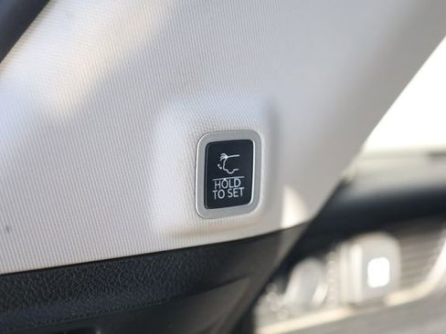 Used 2023 Jeep Grand Cherokee Laredo w/ Luxury Tech Group I image 31