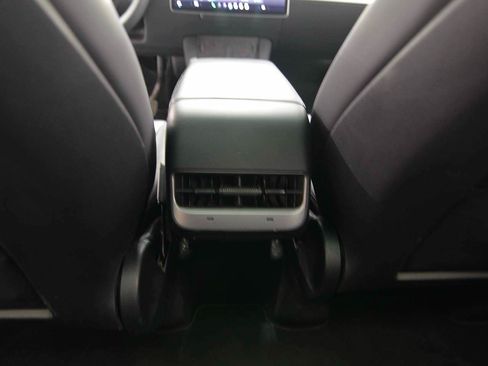 Used 2023 Tesla Model Y AWD image 10