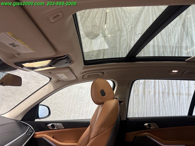 Used 2022 BMW X7 xDrive40i w/ Parking Assistance Package AWD/4WD image 12