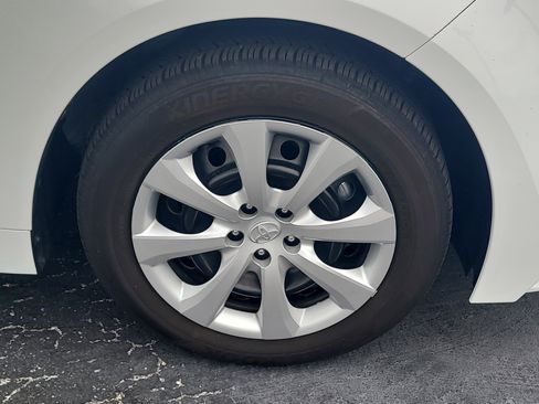 Used 2025 Toyota Corolla LE image 10