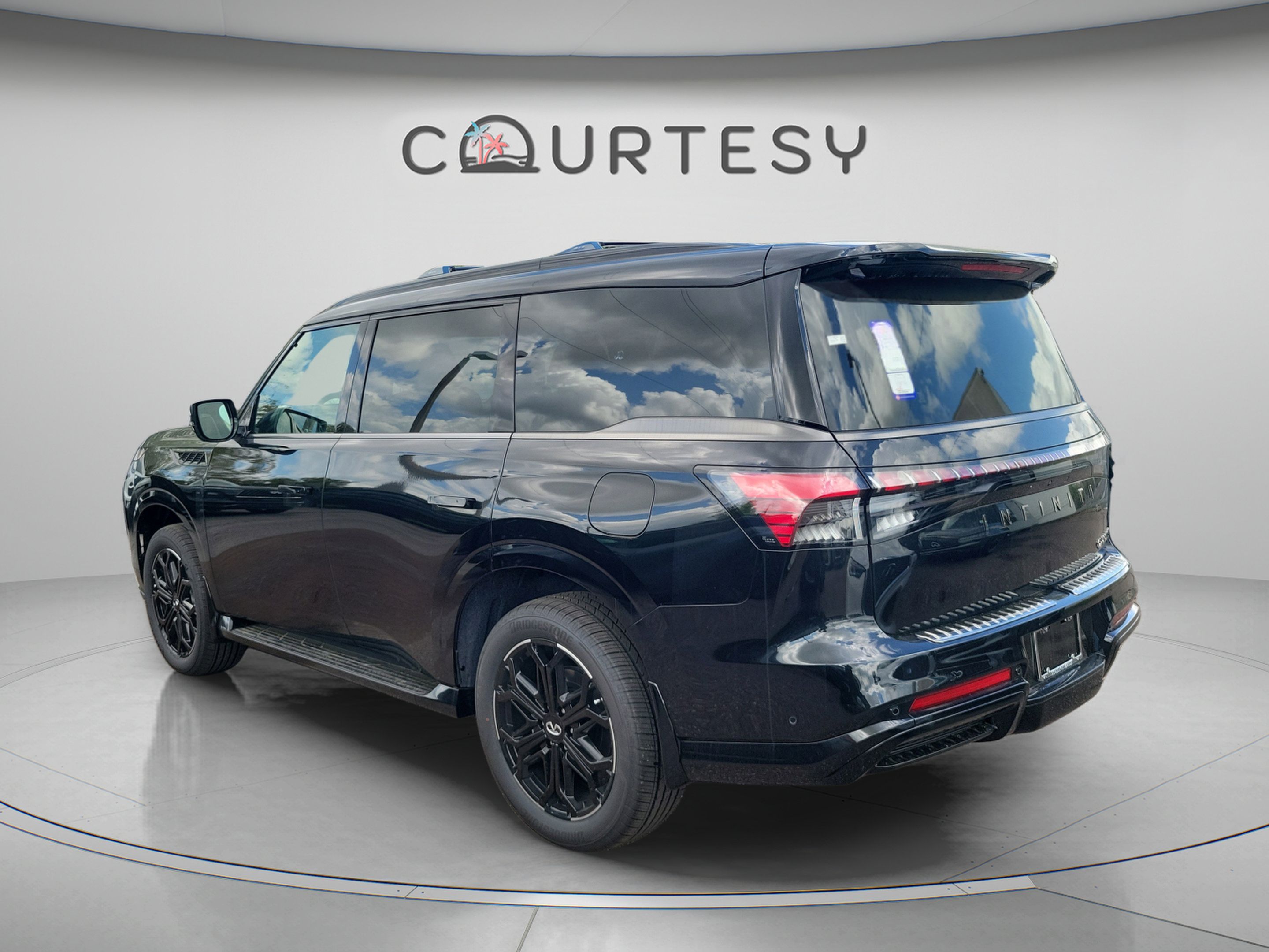 New 2026 INFINITI QX80 4WD w/ Sport Exterior Package image 2