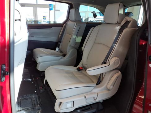 New 2026 Honda Odyssey Touring image 8
