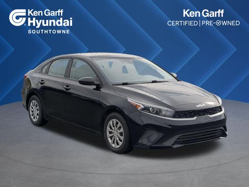 Used 2024 Kia Forte LX FWD image 1