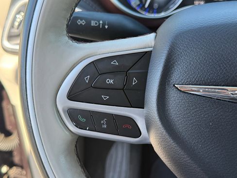 Used 2017 Chrysler Pacifica Limited w/ Advanced Safetytec Group image 16