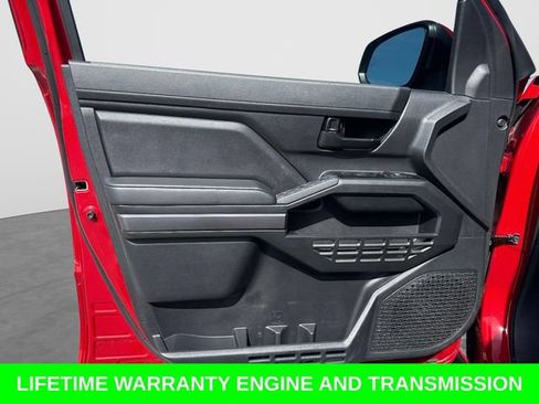 Used 2025 Toyota Tacoma SR5 AWD/4WD image 18