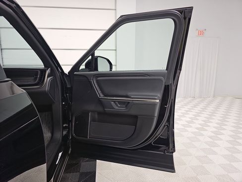 Used 2025 Rivian R1T Adventure image 18