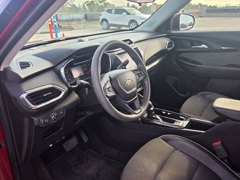 Used 2023 Chevrolet TrailBlazer LT FWD image 9
