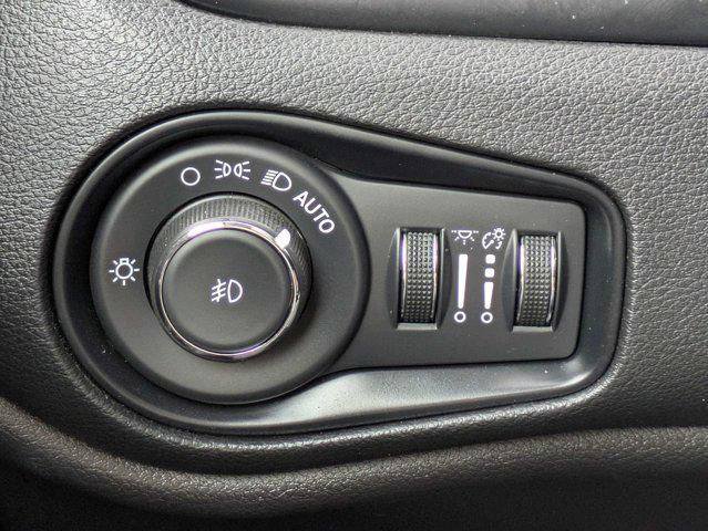 Certified 2023 Jeep Renegade Latitude w/ Sun/Sound Group AWD/4WD image 24