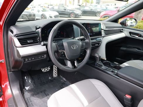 Used 2026 Toyota Camry SE FWD image 16