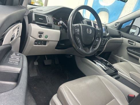Used 2017 Honda Pilot Touring image 15
