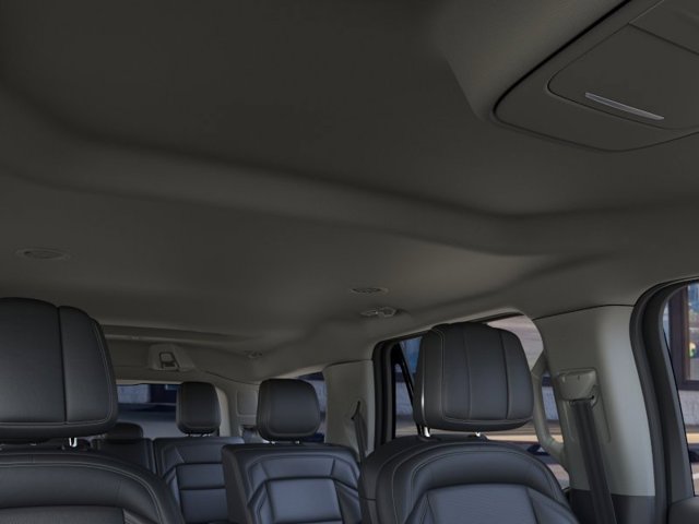 New 2026 Lincoln Navigator Premiere AWD/4WD image 24