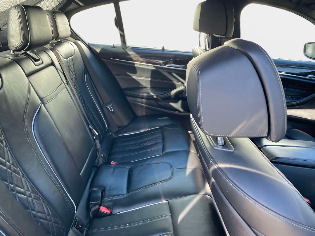 Used 2018 BMW M550i xDrive AWD/4WD image 12