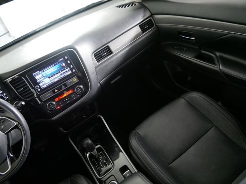 Used 2019 Mitsubishi Outlander SEL AWD/4WD image 11