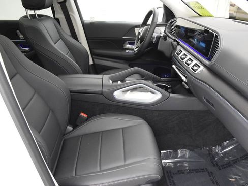 Used 2026 Mercedes-Benz GLS 450 4MATIC image 16