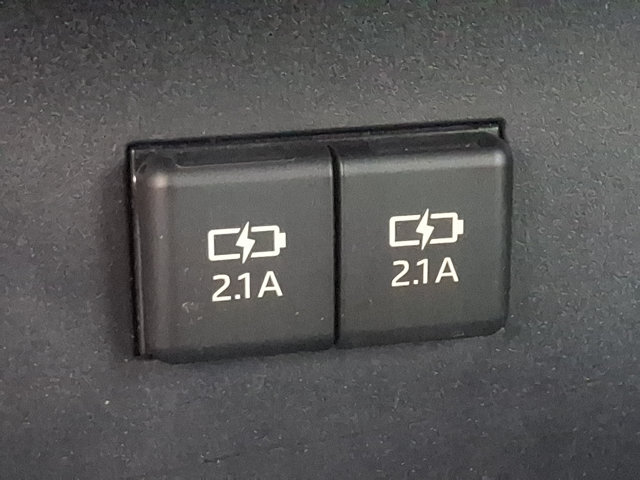 Used 2020 Toyota Highlander XLE AWD/4WD image 13
