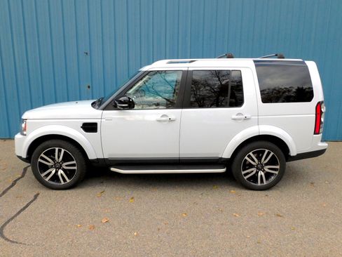 Used 2016 Land Rover LR4 HSE LUX image 2