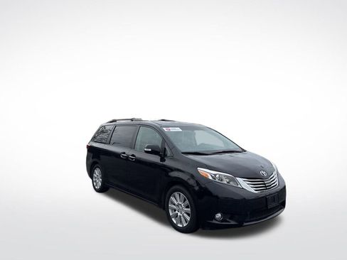 Used 2017 Toyota Sienna Limited image 7