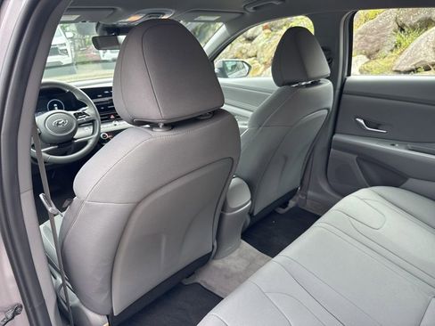 Used 2023 Hyundai Elantra SEL w/ Convenience Package FWD image 19