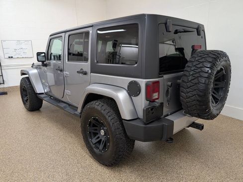 Used 2013 Jeep Wrangler Unlimited Sahara w/ Connectivity Group AWD/4WD image 3