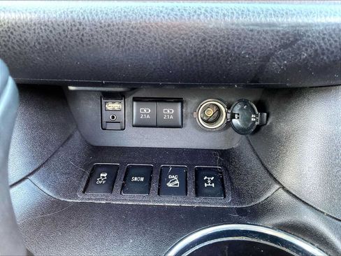 Used 2018 Toyota Highlander XLE AWD/4WD image 34