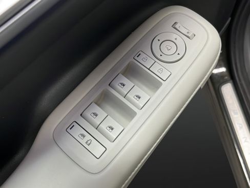 Used 2024 Hyundai Santa Fe Calligraphy AWD/4WD image 21