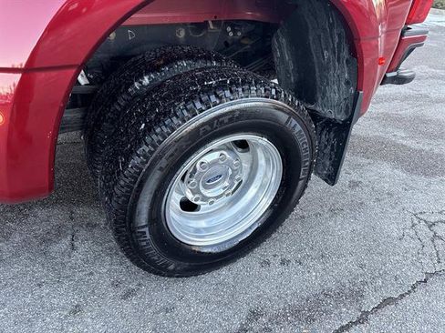 Used 2024 Ford F350 Platinum w/ FX4 Off-Road Package image 12