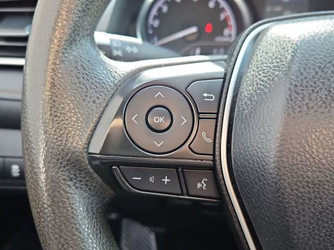 Used 2018 Toyota Camry LE FWD image 23