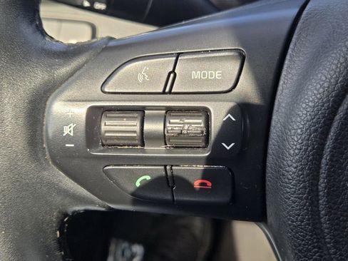 Used 2018 Kia Sorento LX image 24