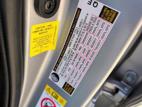 Used 2019 Toyota RAV4 XLE w/ Convenience Package image 31