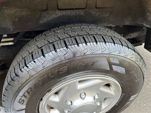 Used 2010 Ford E-350 and Econoline 350 XL image 30