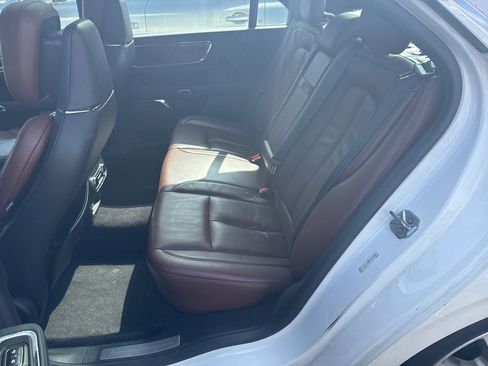 Used 2017 Lincoln Continental Reserve w/ Technology Package image 10