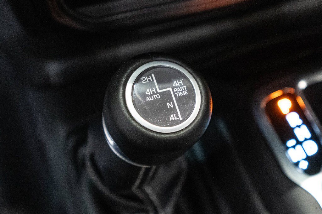 Used 2022 Jeep Wrangler Unlimited Sahara w/ Cold Weather Group AWD/4WD image 28