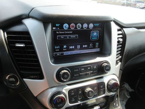 Used 2019 GMC Yukon XL SLT w/ Open Road Package AWD/4WD image 31