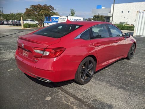 Used 2019 Honda Accord Sport image 9